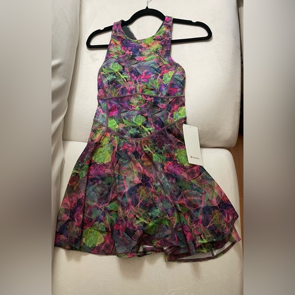 NWT Lululemon Court Crush Dress Vivid Floral Tone Multi Size 4 short under - Picture 5 of 13